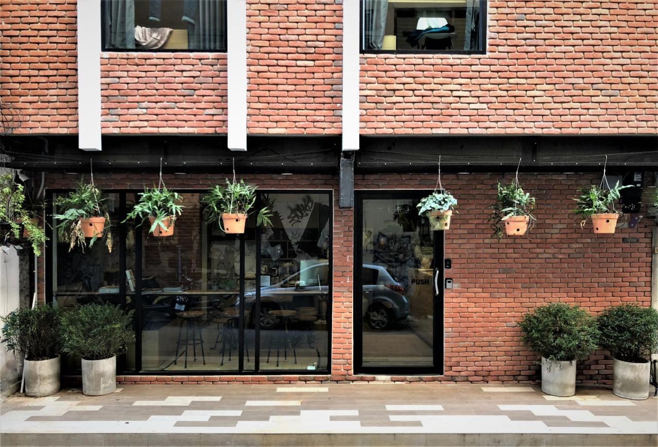 Stay Thapae Hostel Chiang Mai Zewnętrze zdjęcie
